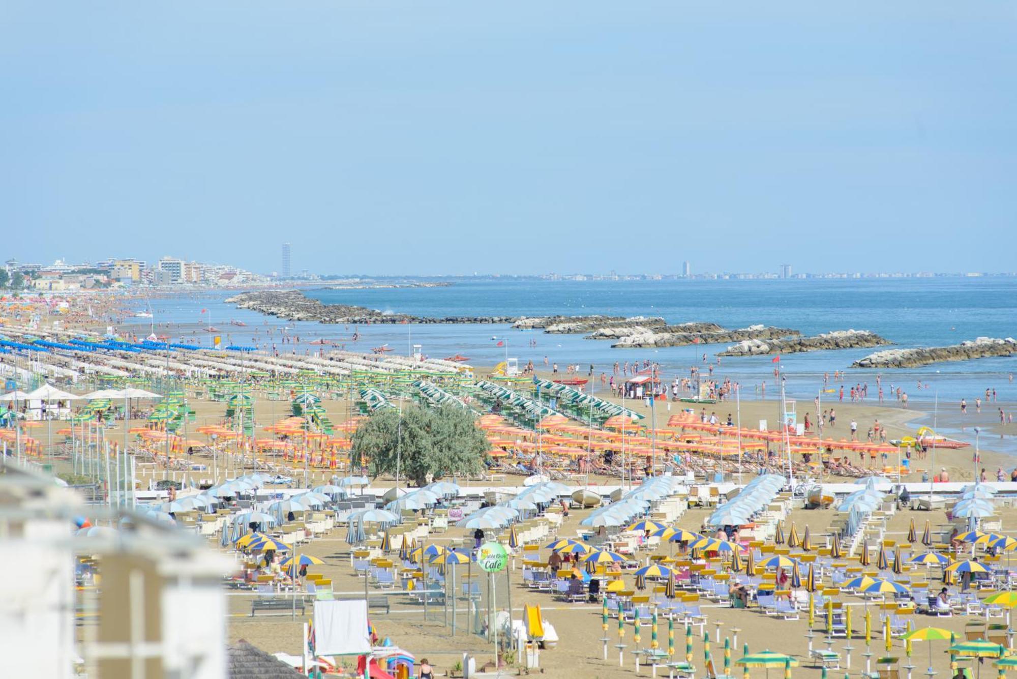 Nautic Beach Hotel ริมินี ภายนอก รูปภาพ