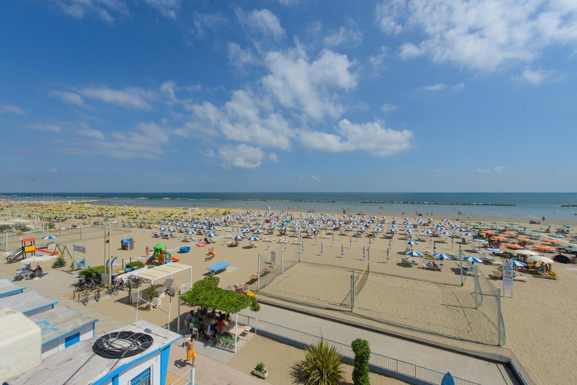 Nautic Beach Hotel ริมินี ภายนอก รูปภาพ