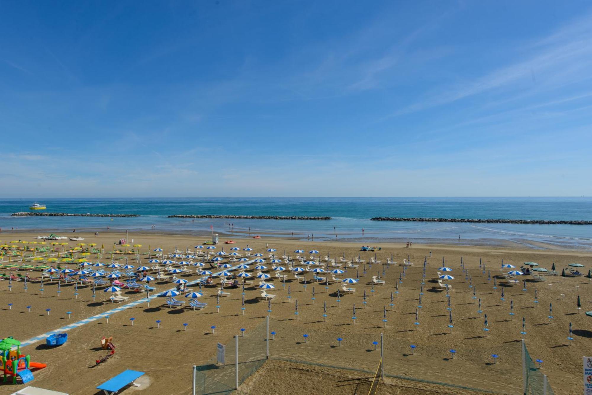 Nautic Beach Hotel ริมินี ภายนอก รูปภาพ